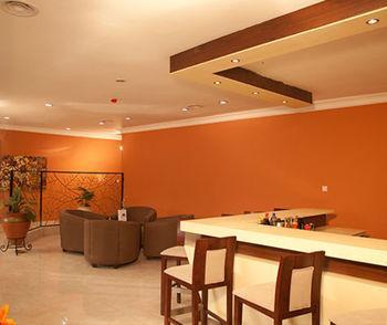 Crystal Rose Hostel Kumasi Bagian luar foto
